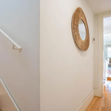 Historical Downtown Retreat Duplex By Lovelystay * 포르투