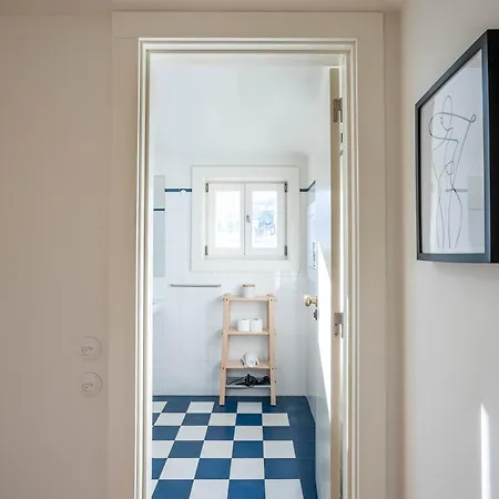 Apartment Historical Downtown Retreat Duplex By Lovelystay *