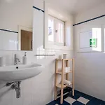 شقة Historical Downtown Retreat Duplex By Lovelystay *