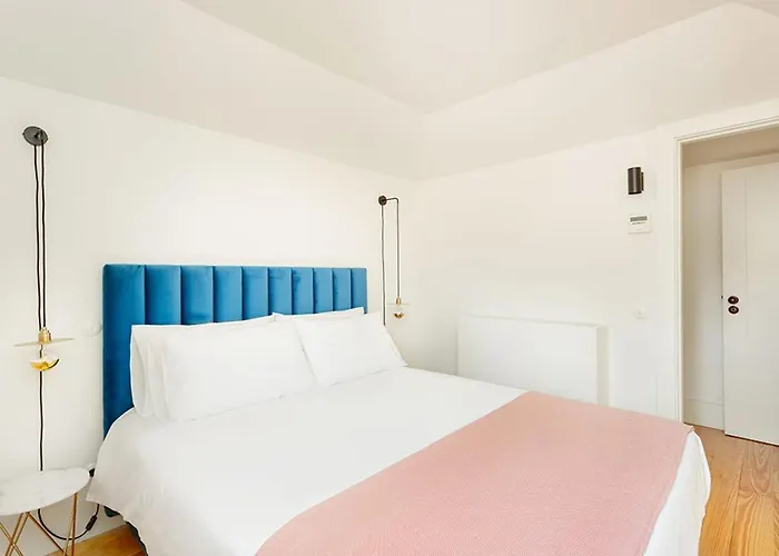 公寓 Historical Downtown Retreat Duplex By Lovelystay