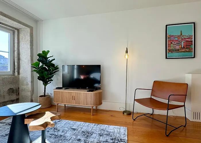 Historical Downtown Retreat Duplex By Lovelystay